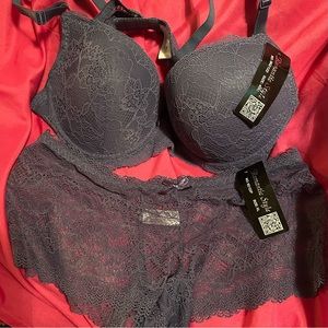 Romantic Style Lace Bra & Boyshorts set Bra 40C shorts XL